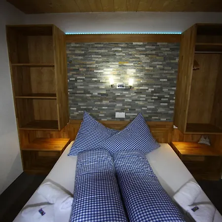 费利恩豪斯全景酒店 比伯维尔